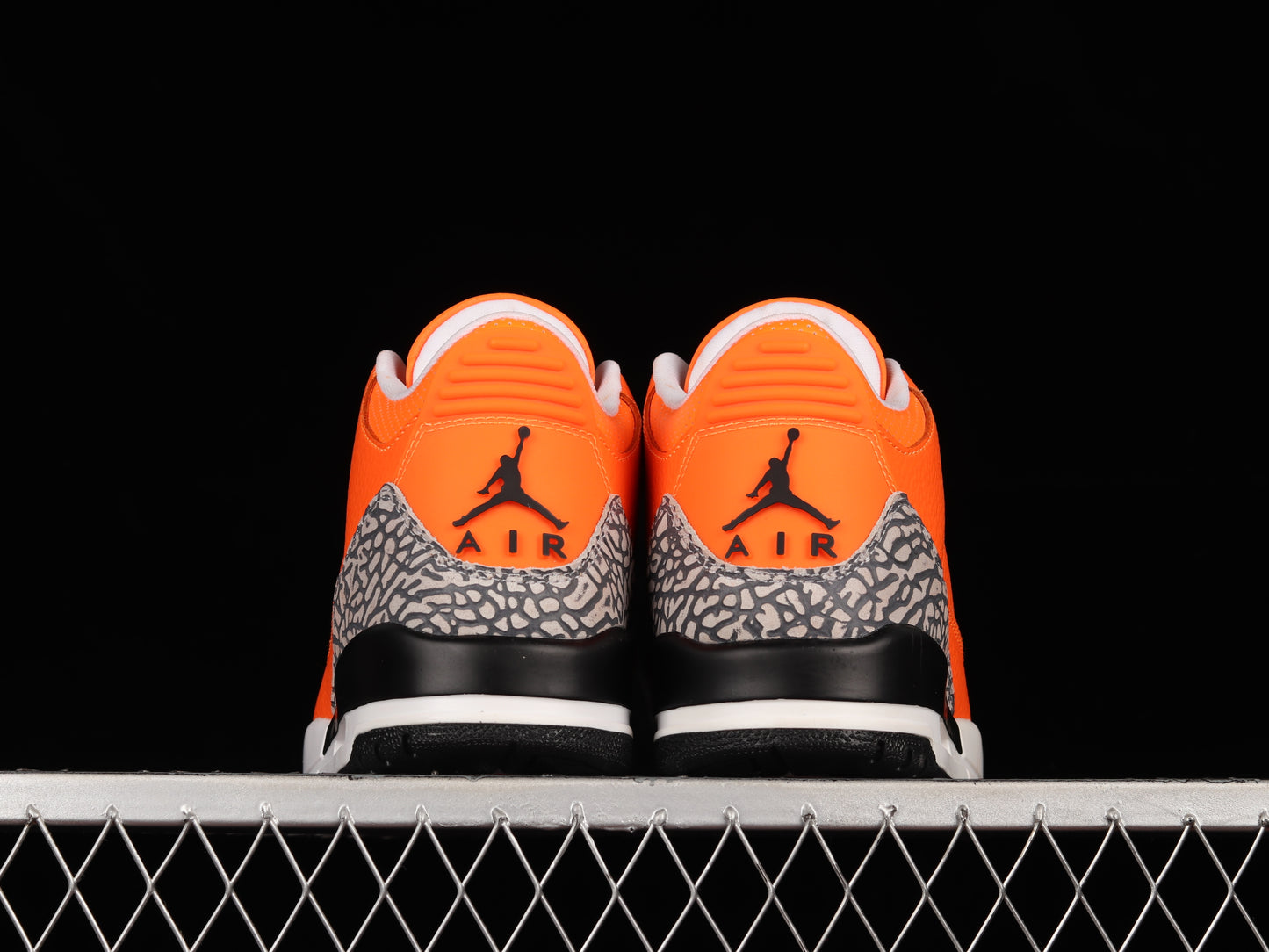 Air Jordan 3 Orange
